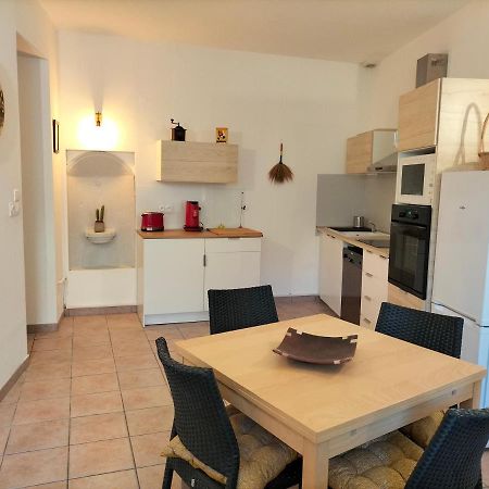 Appartement De Charme แวร์ ปองต์ ดู การ์ ภายนอก รูปภาพ