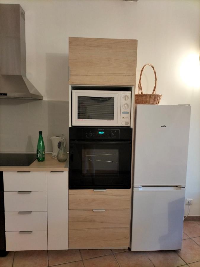 Appartement De Charme แวร์ ปองต์ ดู การ์ ภายนอก รูปภาพ
